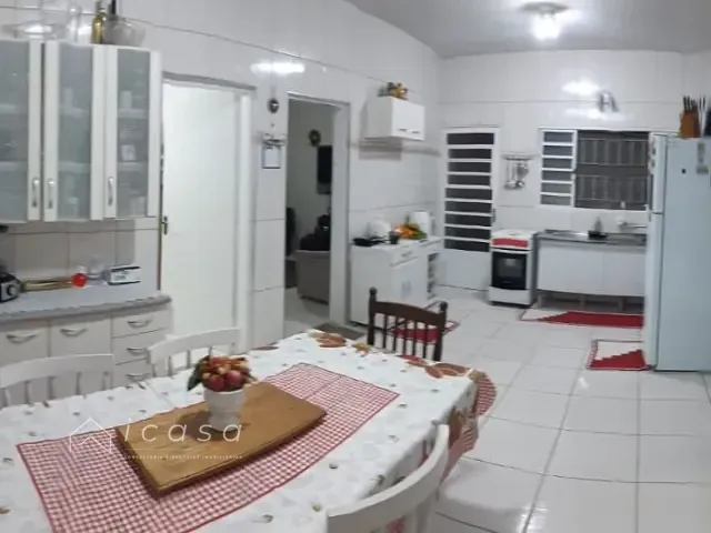 Casa com 200m² 3 quartos e 2 banheiros, à venda, no bairro Água Preta em Pindamonhangaba