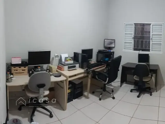 Casa com 200m² 3 quartos e 2 banheiros, à venda, no bairro Água Preta em Pindamonhangaba