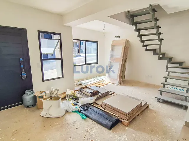 Casa 3 quartos e 3 banheiros, à venda, no bairro Jardim Santa Helena em Valinhos