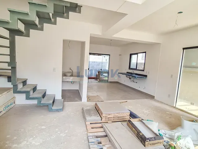 Casa 3 quartos e 3 banheiros, à venda, no bairro Jardim Santa Helena em Valinhos