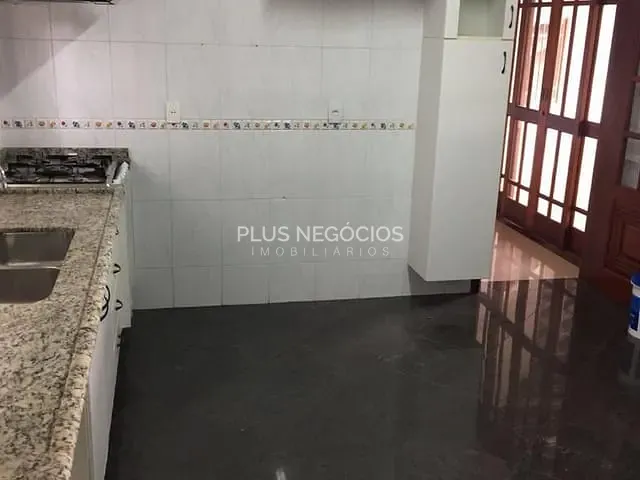 Casa com 1587m² 4 quartos e 4 banheiros, à venda ou para alugar, no bairro Parque Village Castelo em Itu