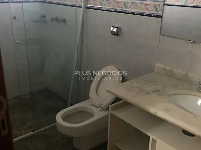 Casa com 1587m² 4 quartos e 4 banheiros, à venda ou para alugar, no bairro Parque Village Castelo em Itu