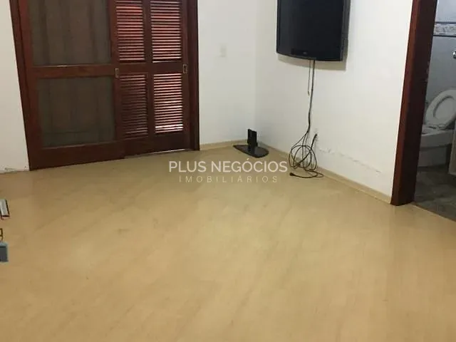 Casa com 1587m² 4 quartos e 4 banheiros, à venda ou para alugar, no bairro Parque Village Castelo em Itu