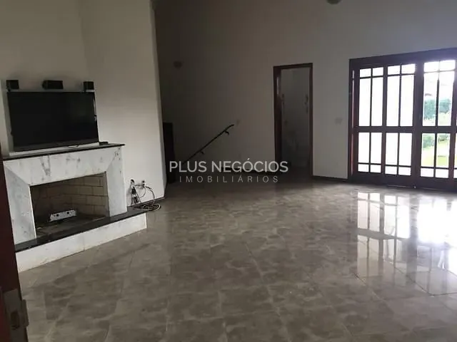 Casa com 1587m² 4 quartos e 4 banheiros, à venda ou para alugar, no bairro Parque Village Castelo em Itu
