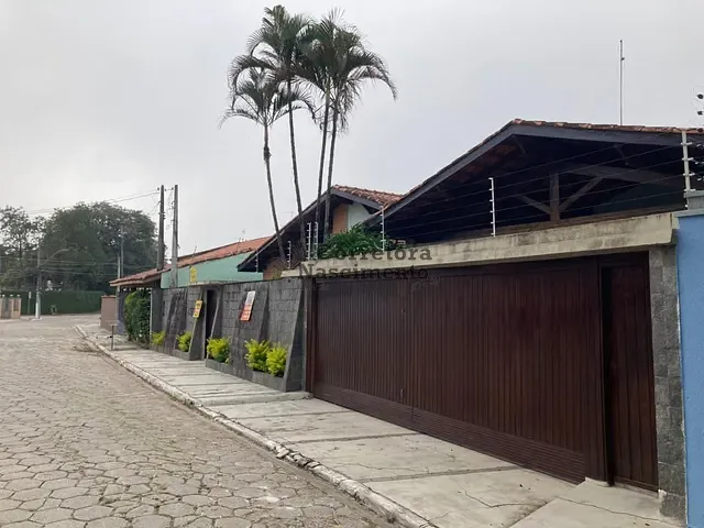 Casa com 500m² 3 quartos e 1 banheiro, à venda ou para alugar, no bairro Jardim Siesta em Jacareí