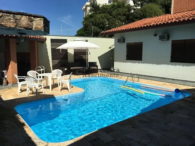 Casa com 500m² 3 quartos e 1 banheiro, à venda ou para alugar, no bairro Jardim Siesta em Jacareí