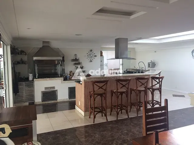 Casa com 785m² 3 quartos e 2 banheiros, à venda, no bairro Nova Rússia em Ponta Grossa