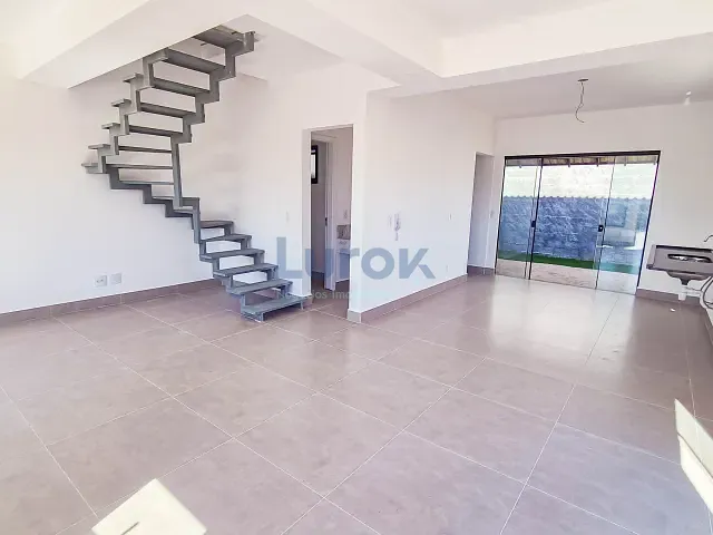 Casa 3 quartos e 3 banheiros, à venda, no bairro Jardim Santa Helena em Valinhos