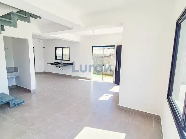 Casa 3 quartos e 3 banheiros, à venda, no bairro Jardim Santa Helena em Valinhos