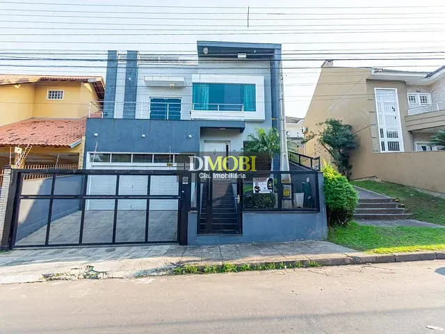 Casa 3 quartos e 3 banheiros, à venda, no bairro Parque da Matriz em Cachoeirinha