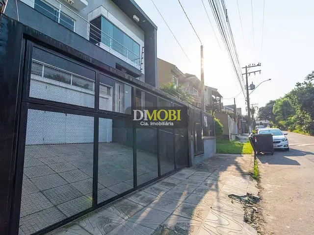 Casa 3 quartos e 3 banheiros, à venda, no bairro Parque da Matriz em Cachoeirinha