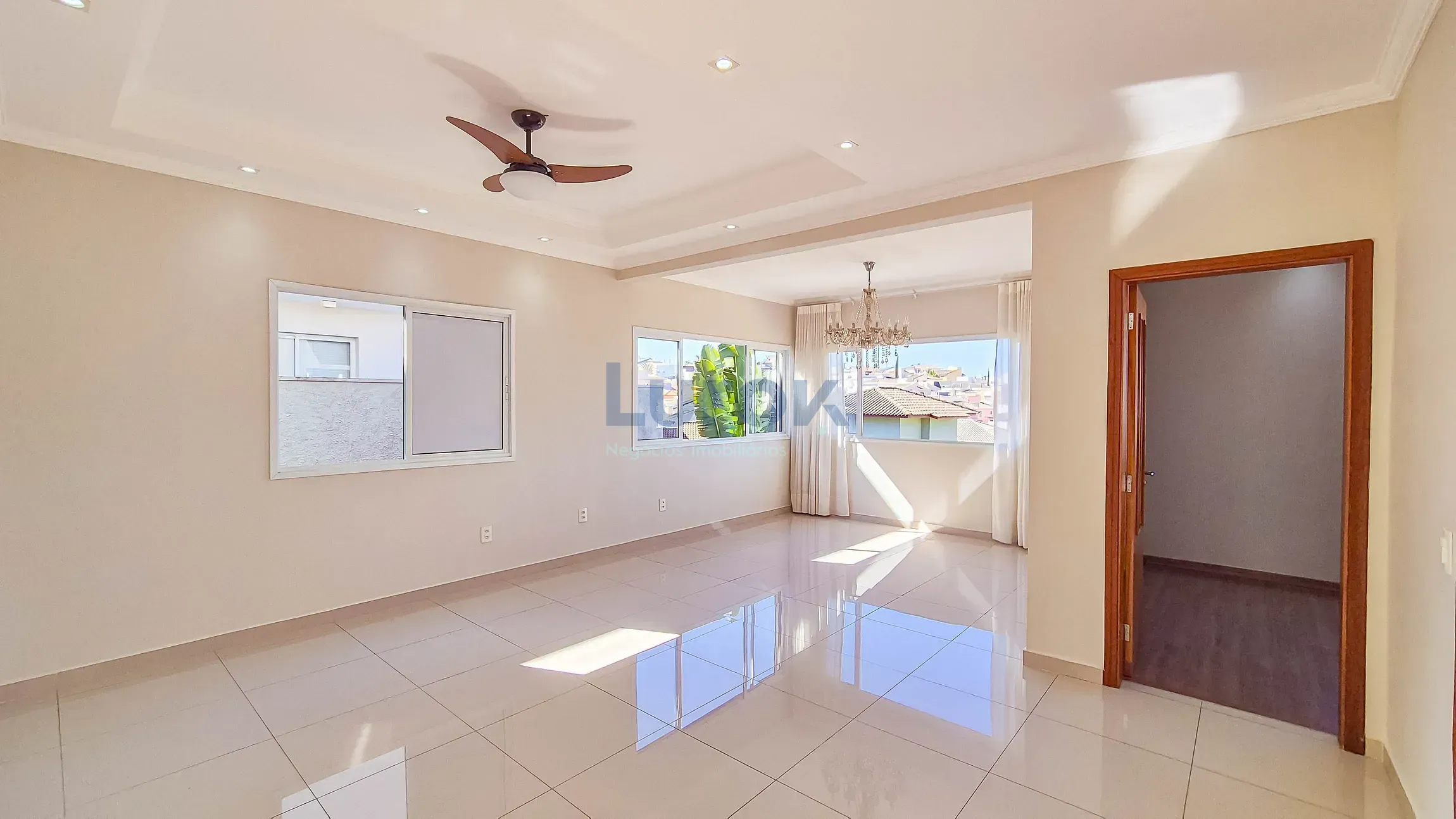 Casa, 3 quartos, 297 m² - Foto 2