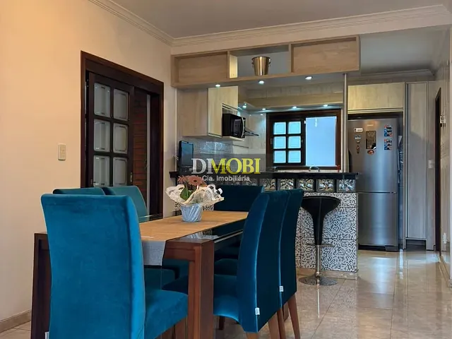 Casa com 200m² 2 quartos e 3 banheiros, à venda, no bairro Parque da Matriz em Cachoeirinha