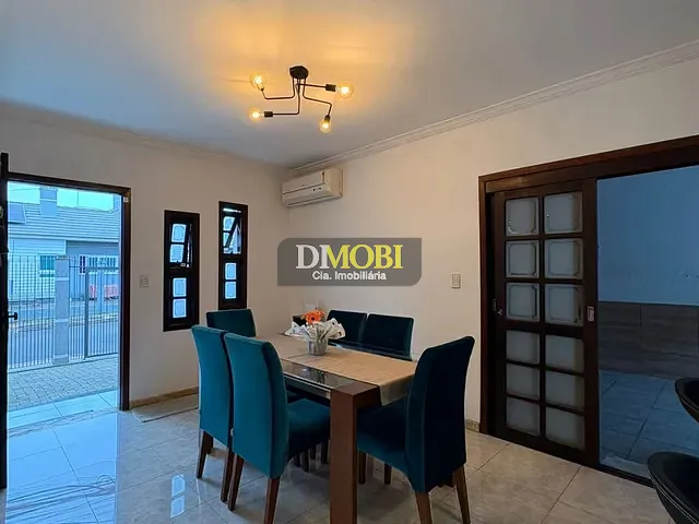 Casa com 200m² 2 quartos e 3 banheiros, à venda, no bairro Parque da Matriz em Cachoeirinha