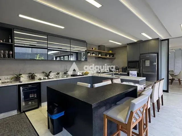 Casa com 380m² 3 quartos e 4 banheiros, à venda ou para alugar, no bairro Jardim Carvalho em Ponta Grossa