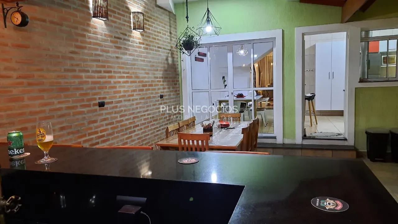 Casa, 3 quartos, 230 m² - Foto 3