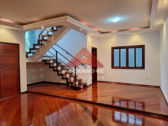 Casa com 250m² 3 quartos e 3 banheiros, à venda, no bairro Urbanova em São José dos Campos