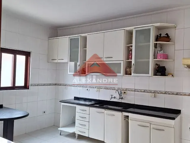 Casa com 250m² 3 quartos e 3 banheiros, à venda, no bairro Urbanova em São José dos Campos