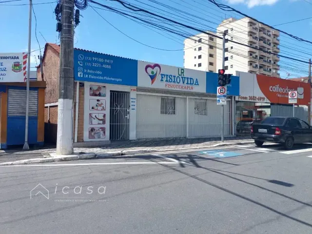 Casa com 234m² 3 quartos e 2 banheiros, à venda, no bairro Centro em Caçapava