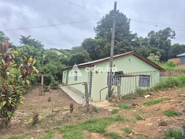 Casa com 323m² 2 quartos e 1 banheiro, à venda, no bairro Uvaranas em Ponta Grossa