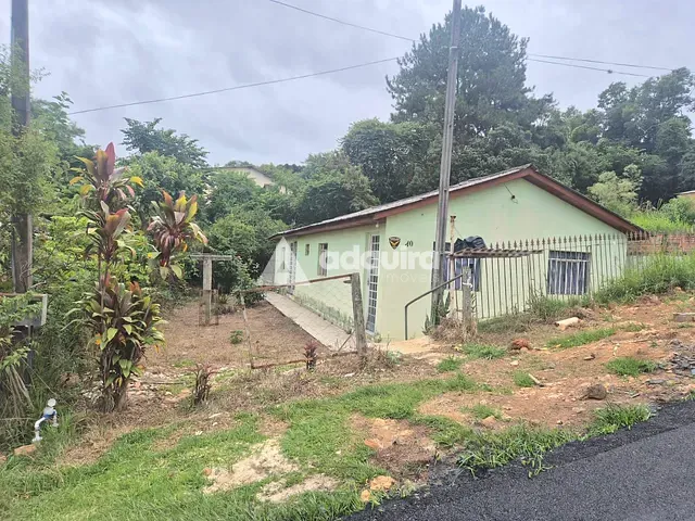 Casa com 323m² 2 quartos e 1 banheiro, à venda, no bairro Uvaranas em Ponta Grossa