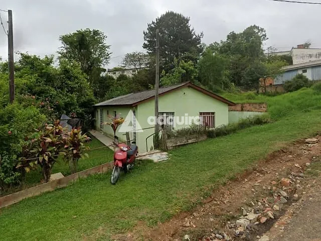 Casa com 323m² 2 quartos e 1 banheiro, à venda, no bairro Uvaranas em Ponta Grossa