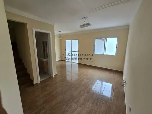 Casa com 140m² 3 quartos e 2 banheiros, para alugar, no bairro Villa Branca em Jacareí