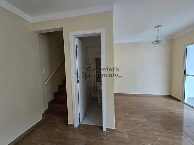 Casa com 140m² 3 quartos e 2 banheiros, para alugar, no bairro Villa Branca em Jacareí