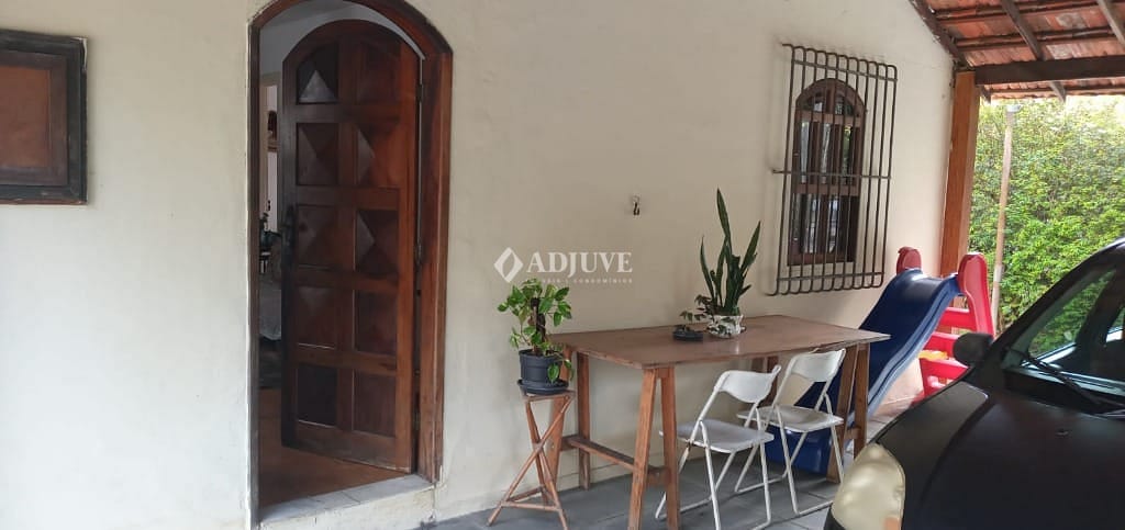 Casa à venda com 4 quartos, 90m² - Foto 9
