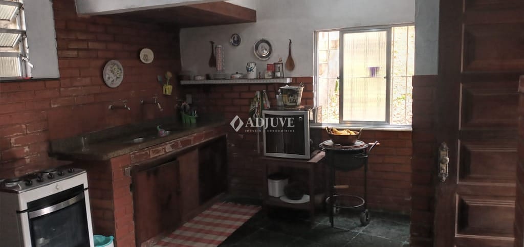 Casa à venda com 4 quartos, 90m² - Foto 8