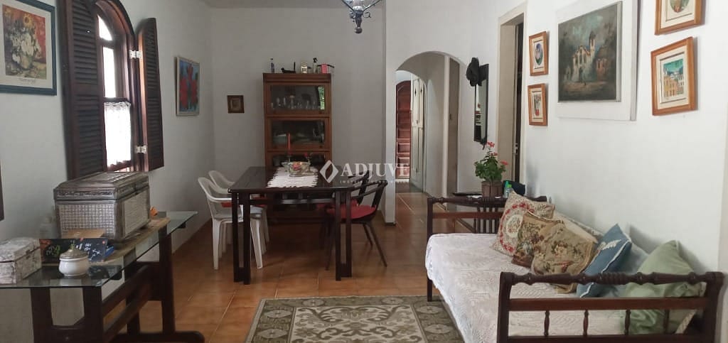 Casa à venda com 4 quartos, 90m² - Foto 2