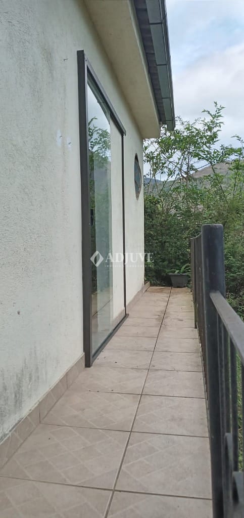 Casa à venda com 4 quartos, 90m² - Foto 18
