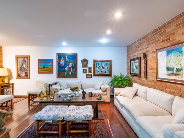 Casa com 572m² 4 quartos e 7 banheiros, à venda, no bairro Jardim Leonor em São Paulo