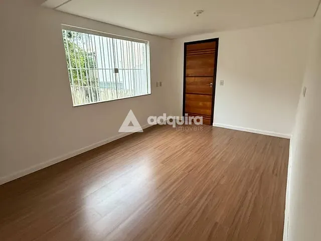 Casa com 300m² 3 quartos e 2 banheiros, à venda, no bairro Contorno em Ponta Grossa