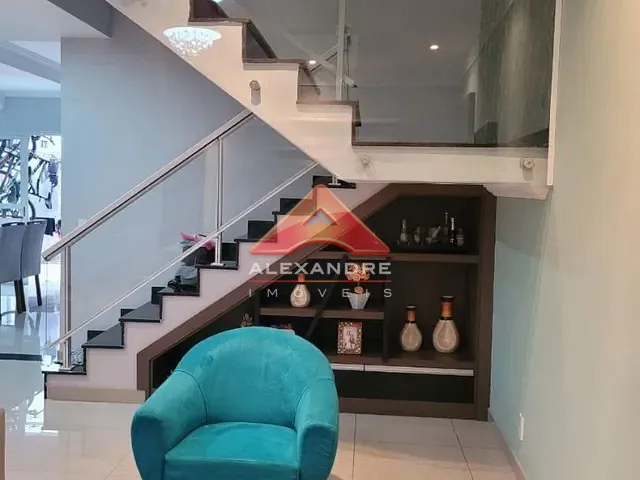 Casa com 159m² 3 quartos e 2 banheiros, à venda, no bairro Condomínio Vila Patrícia em São José dos Campos
