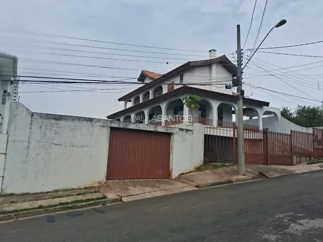 Casa com 720m² 4 quartos e 5 banheiros, à venda, no bairro Jardim Pagliato em Sorocaba