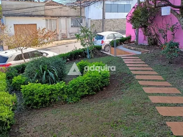 Casa com 630m² 3 quartos e 2 banheiros, à venda, no bairro Uvaranas em Ponta Grossa