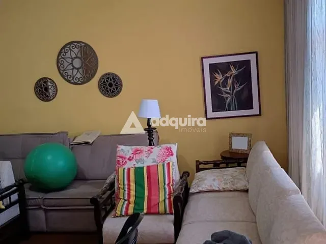 Casa com 630m² 3 quartos e 2 banheiros, à venda, no bairro Uvaranas em Ponta Grossa