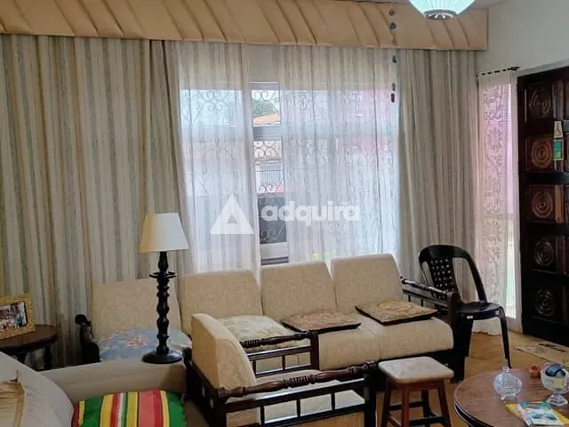 Casa com 630m² 3 quartos e 2 banheiros, à venda, no bairro Uvaranas em Ponta Grossa