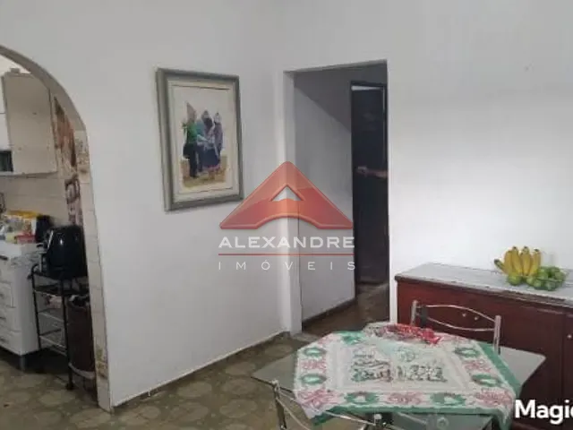 Casa com 270m² 3 quartos e 1 banheiro, à venda, no bairro Jardim Satélite em São José dos Campos