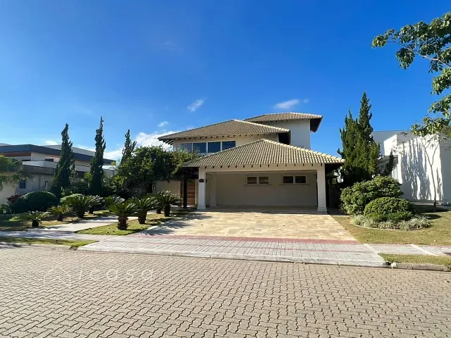 Casa com 1200m² 4 quartos e 7 banheiros, à venda ou para alugar, no bairro Condomínio Chácara Serimbura em São José dos Campos