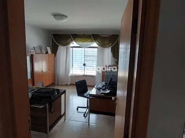 Casa 4 quartos e 2 banheiros, à venda, no bairro Oficinas em Ponta Grossa
