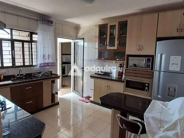Casa 4 quartos e 2 banheiros, à venda, no bairro Oficinas em Ponta Grossa