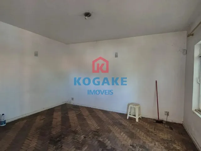 Casa com 300m² 3 quartos e 1 banheiro, à venda, no bairro Monte Castelo em São José Dos Campos