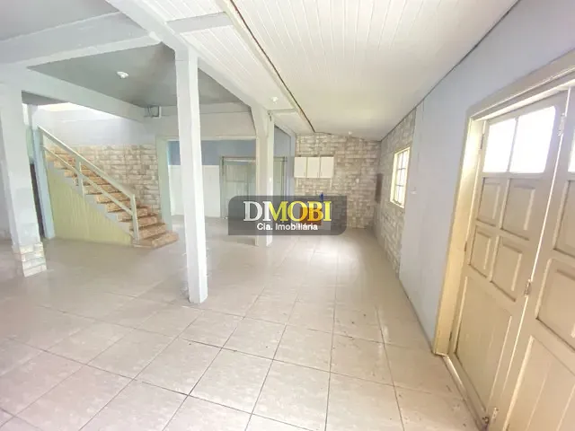 Casa com 180m² 4 quartos e 2 banheiros, para alugar, no bairro Girassol em Gravataí