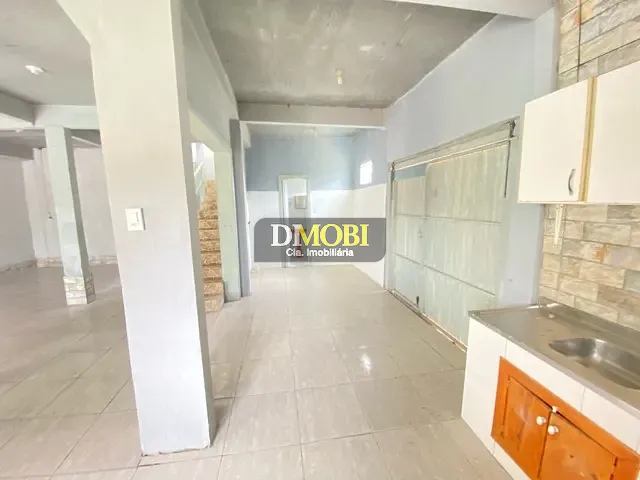 Casa com 180m² 4 quartos e 2 banheiros, para alugar, no bairro Girassol em Gravataí