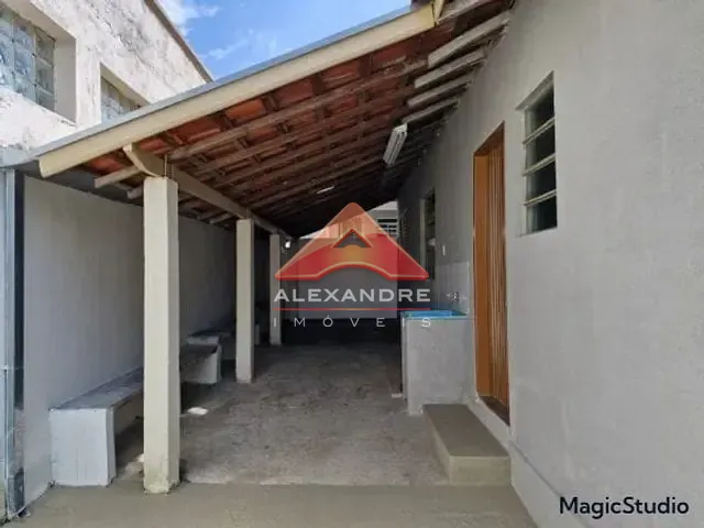 Casa com 250m² 2 quartos e 1 banheiro, à venda, no bairro Jardim Satélite em São José dos Campos