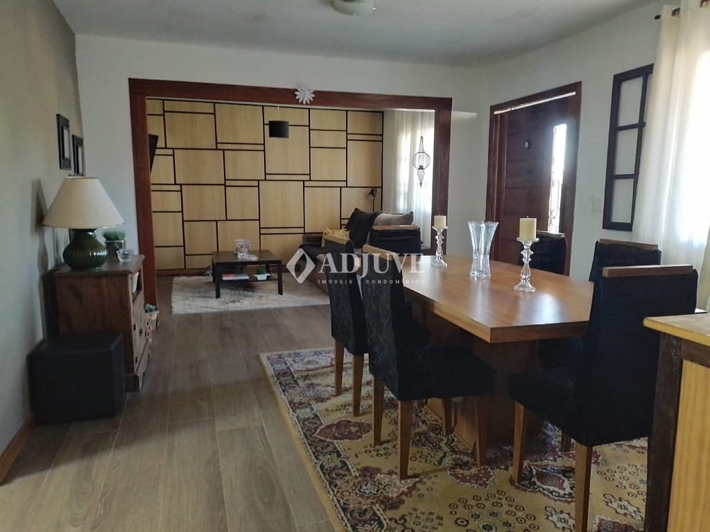 Casa à venda com 5 quartos, 148m² - Foto 7