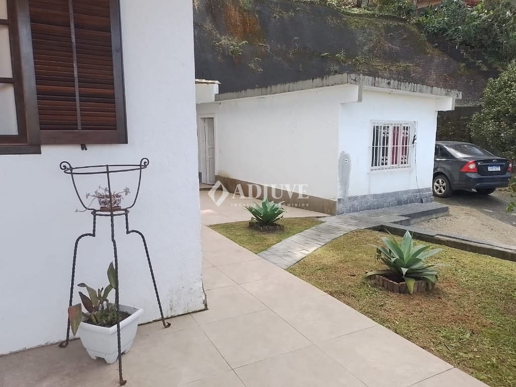 Casa à venda com 5 quartos, 148m² - Foto 5