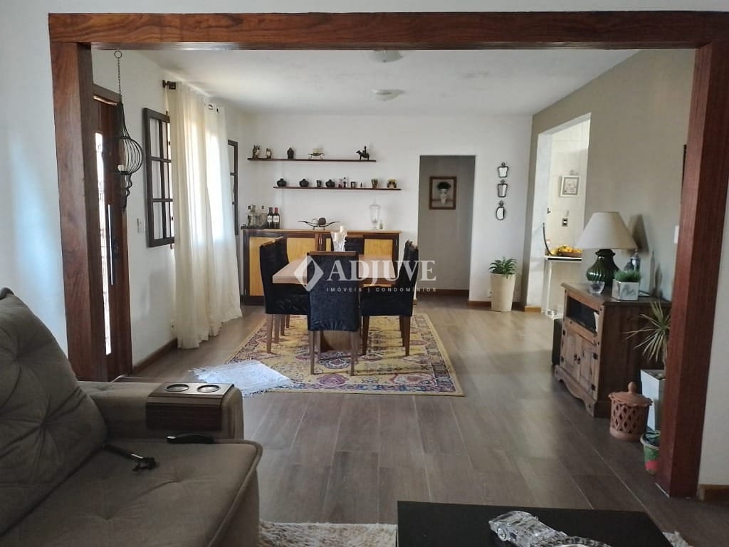 Casa à venda com 5 quartos, 148m² - Foto 6